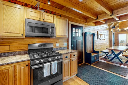 Splendid Cabin with Jacuzzi and Game Space in Maine - Greenville, Maine - glamping.directory