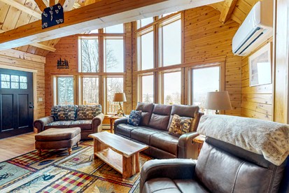 Splendid Cabin with Jacuzzi and Game Space in Maine - Greenville, Maine - glamping.directory
