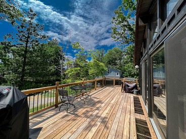 Enjoyable Cabin Nestled Amidst Trees and Barbecue Provided in North Conway, New Hampshire - North Conway, New Hampshire - glamping.directory