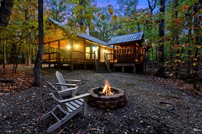Romantic Cabin for Two with Hot Tub, Fireplace & Double Shower Near Hochatown - Broken Bow, Oklahoma - glamping.directory