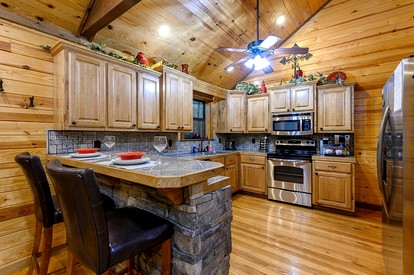Romantic Cabin for Two with Hot Tub, Fireplace & Double Shower Near Hochatown - Broken Bow, Oklahoma - glamping.directory