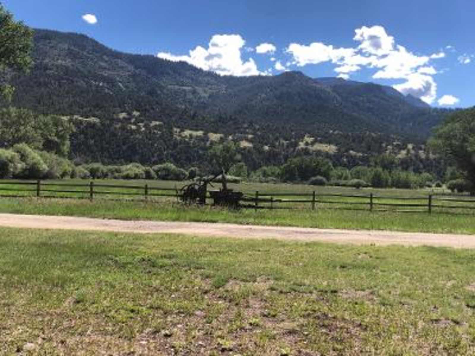 Frenchman's Creek Ranch - Buena Vista, Colorado - glamping.directory