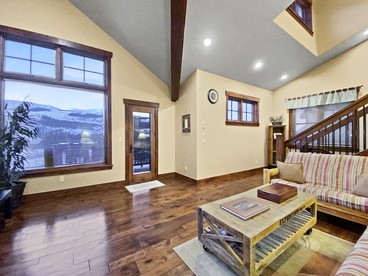 Spacious Mountain Cabin with Amazing Views, Private Hot-Tub and Barbecue in Breckenridge, Colorado - Breckenridge, Colorado - glamping.directory