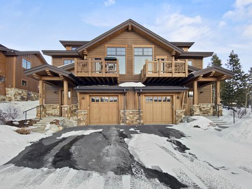 Spacious Mountain Cabin with Amazing Views, Private Hot-Tub and Barbecue in Breckenridge, Colorado - glamping.directory