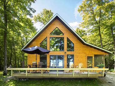 Classic American Getaway in a Lakeside Cabin near Detroit Lakes and Itasca State Park, Minnesota - Ogema, Minnesota - glamping.directory