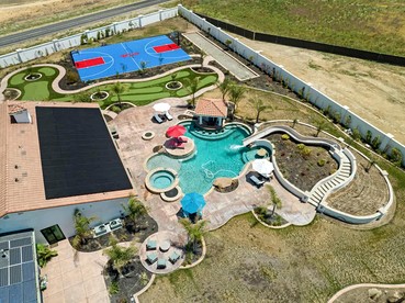 Family-Friendly Vacation Home with Pool, Sports Courts & Event Space near Tracy Sky-Dive Center – Tracy, California - Tracy, California - glamping.directory