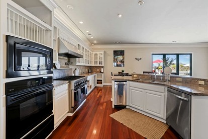 Family-Friendly Vacation Home with Pool, Sports Courts & Event Space near Tracy Sky-Dive Center – Tracy, California - Tracy, California - glamping.directory