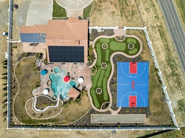 Family-Friendly Vacation Home with Pool, Sports Courts & Event Space near Tracy Sky-Dive Center – Tracy, California - Tracy, California - glamping.directory