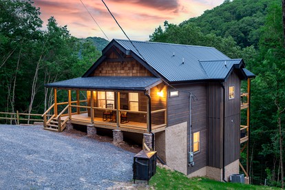 Modern Cabin Rental for 8 with Hot Tub- Ideal for Glamping in the Great Smoky Mountains - glamping.directory