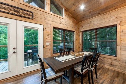 Modern Cabin Rental for 8 with Hot Tub- Ideal for Glamping in the Great Smoky Mountains - Sevierville, Tennessee - glamping.directory