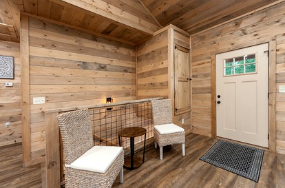 Modern Cabin Rental for 8 with Hot Tub- Ideal for Glamping in the Great Smoky Mountains - Sevierville, Tennessee - glamping.directory