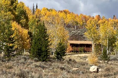 Luxury Mountain Getaway near Routt National Forest in Colorado - Walden, Colorado - glamping.directory