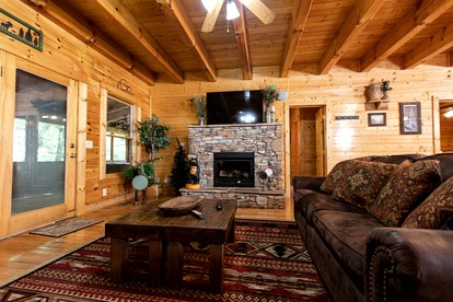 Incredible Cabin Rental for Corporate Retreats and Family Vacations in Tennessee - Pigeon Forge, Tennessee - glamping.directory