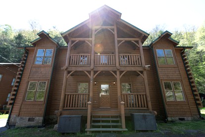 Incredible Cabin Rental for Corporate Retreats and Family Vacations in Tennessee - Pigeon Forge, Tennessee - glamping.directory