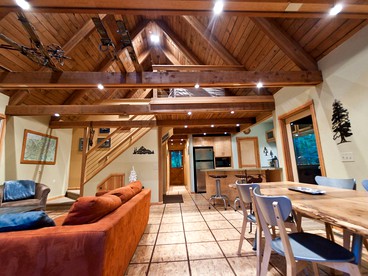 Forest Cabin Rental on the Sandy River near Mt. Hood in Oregon - Rhododendron, Oregon - glamping.directory