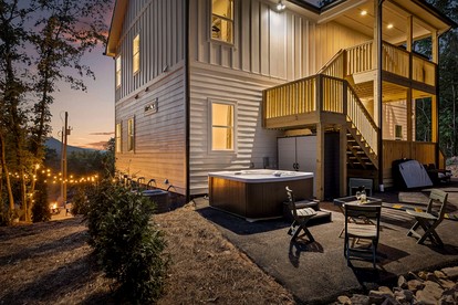 Spacious Vacation Homes with Private Hot Tubs near Chattanooga in Rossville, Georgia - Fairview, Georgia - glamping.directory