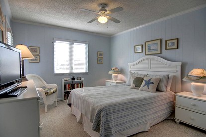 Cozy Beach Getaway with Ocean Views near Wilmington, North Carolina - Holden Beach, North Carolina - glamping.directory