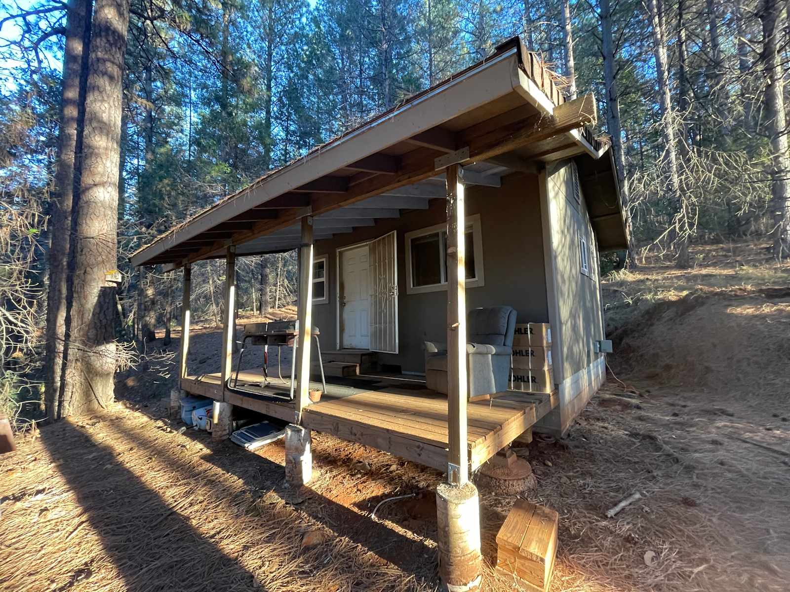 Off-Grid Mtn Getaway in the Pines - Brownsville, California - glamping.directory