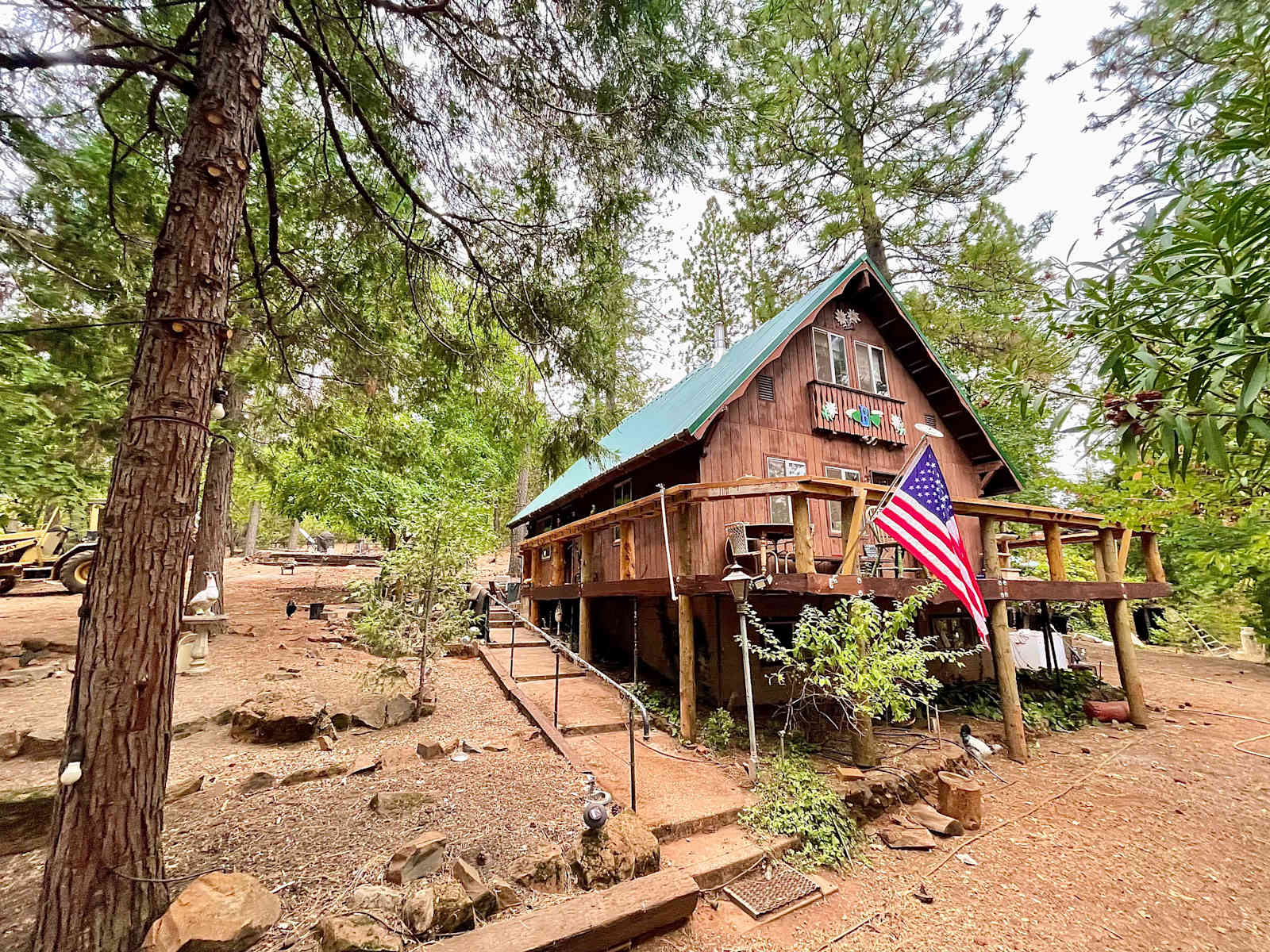 Off-Grid Mtn Getaway in the Pines - Brownsville, California - glamping.directory