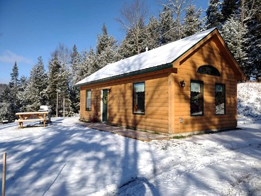 Serene Country Cabin in the Heart of Vermont near the Green Mountains, Perfect for a Weekend in Nature - glamping.directory