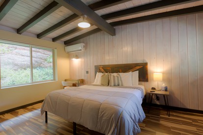 Elegant Cabin with Garden Area in Sedona, Arizona - Sedona, Arizona - glamping.directory
