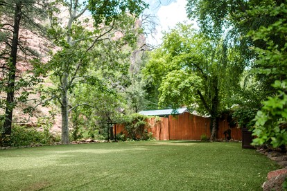 Elegant Cabin with Garden Area in Sedona, Arizona - Sedona, Arizona - glamping.directory