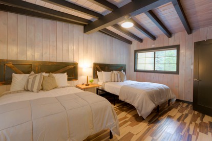 Elegant Cabin with Garden Area in Sedona, Arizona - Sedona, Arizona - glamping.directory