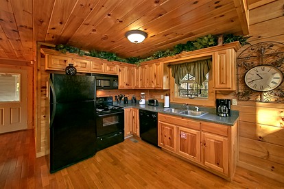 Luxurious Cabin Rental for a Unique Getaway near the Great Smokies, TN - Gatlinburg, Tennessee - glamping.directory