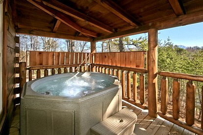Luxurious Cabin Rental for a Unique Getaway near the Great Smokies, TN - Gatlinburg, Tennessee - glamping.directory
