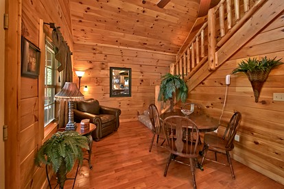 Luxurious Cabin Rental for a Unique Getaway near the Great Smokies, TN - Gatlinburg, Tennessee - glamping.directory