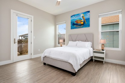 Incredible Pet Friendly Beach House in Crystal Beach, Texas - Crystal Beach, Texas - glamping.directory