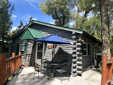 Delightful Secluded Cabin in Riverside, Wyoming - Riverside, Wyoming - glamping.directory