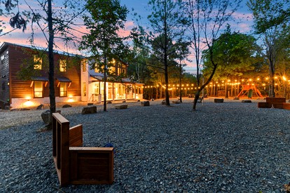 Escape to Elegance: Hochatown's Premier Luxury Cabin for Big Groups and Families - Hochatown, Oklahoma - glamping.directory