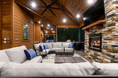 Escape to Elegance: Hochatown's Premier Luxury Cabin for Big Groups and Families - Hochatown, Oklahoma - glamping.directory