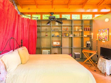 Unique Lake Travis Front Eco-Cabin Rental on Magical Yoga Retreat near Austin, Texas - Spicewood, Texas - glamping.directory