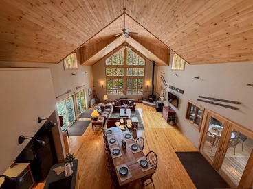 Luxury Treetop Mountain Cabin with Private Hot Tub, Infrared Sauna & Game Room Near Pleasant Mountain, Bridgton, Maine - Bridgton, Maine - glamping.directory