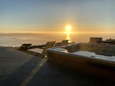 Sky House Boutique Seaside Retreat With Cinema Near Dillon Beach - Dillon Beach, California - glamping.directory