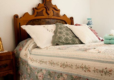 Lovely Bed and Breakfast Accommodation for Two People near Billings, Montana - Hungry Horse, Montana - glamping.directory