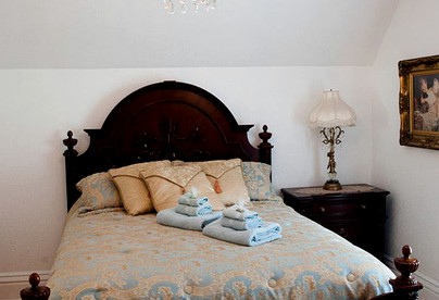 Lovely Bed and Breakfast Accommodation for Two People near Billings, Montana - Hungry Horse, Montana - glamping.directory