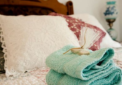 Lovely Bed and Breakfast Accommodation for Two People near Billings, Montana - Hungry Horse, Montana - glamping.directory