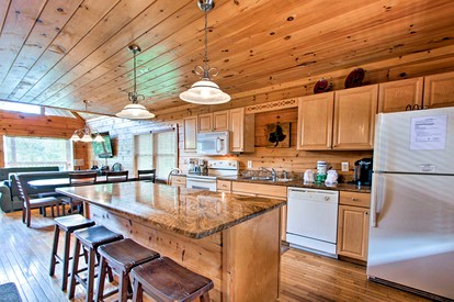 Dreamy Glamping Getaway in Pigeon Forge, at this Mountaintop Cabin Rental for 12 - Pigeon Forge, Tennessee - glamping.directory