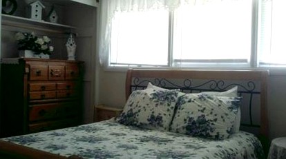 Cottage Rental Nestled in a Lush Garden in Finn Rock, Oregon - Blue River, Oregon - glamping.directory