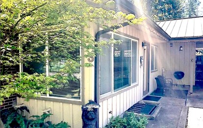 Cottage Rental Nestled in a Lush Garden in Finn Rock, Oregon - Blue River, Oregon - glamping.directory