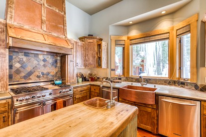 Luxury Cabin with a Private Hot Tub in Tahoe Donner, California - Truckee, California - glamping.directory