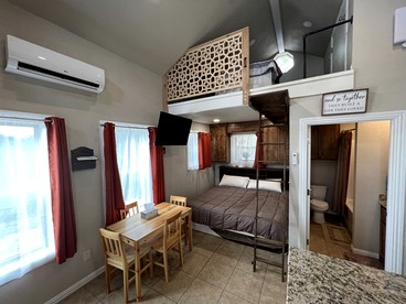 Cozy Cabin for Glamping Stay on Lake Godstone, Texas - Graford, Texas - glamping.directory