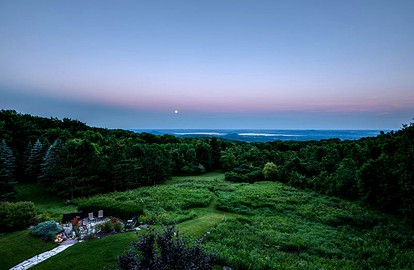 Charming Country Bed and Breakfast Accommodation near Madison, Wisconsin - Baraboo, Wisconsin - glamping.directory