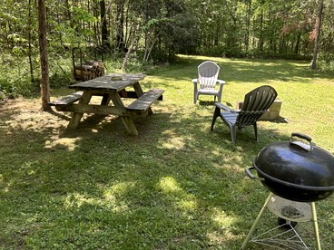 Peaceful Tiny Cabin Escape with Loft, Private Trail & Forest Views in Columbia, Tennessee - Columbia, Tennessee - glamping.directory