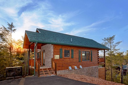 Luxury Cabin Rental with Heated Indoor Pool near Gatlinburg, TN - Gatlinburg, Tennessee - glamping.directory