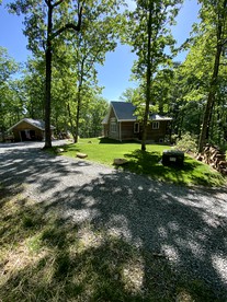 Tranquil Vacation Rental Nestled in the Shenandoah Mountains of Howardsville, Virginia - Howardsville, Virginia - glamping.directory