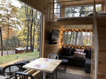 Romantic Tiny House for a Couples Getaway near Albany, New York - South Cairo, New York - glamping.directory